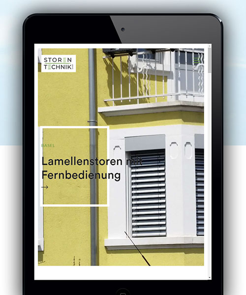 Tablet, das die Webseite der Storen-Technik GmbH Sonnenstoren, Rollläden anzeigt